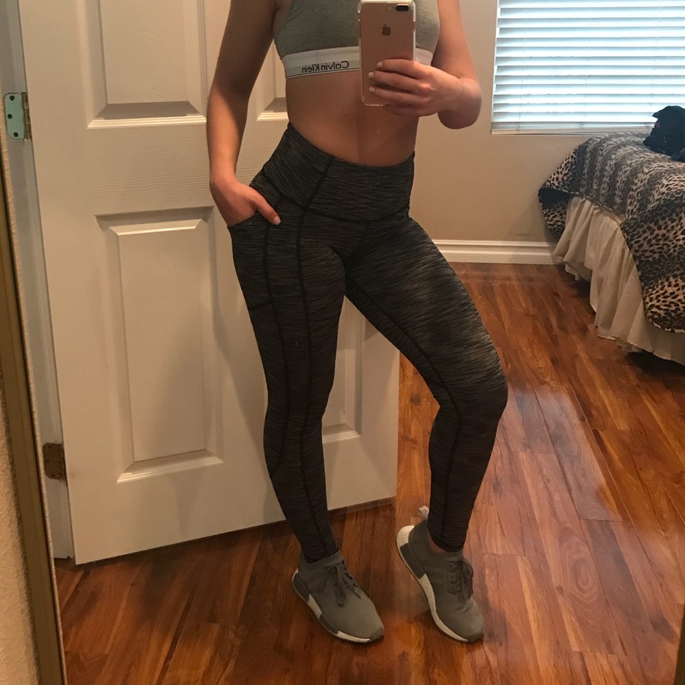 Victoria’s secret sport grey leggings w/ pockets